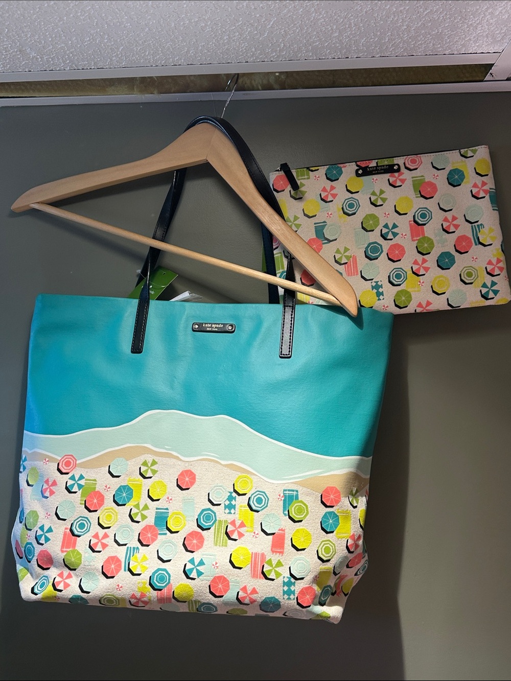 Kate Spade Beach Scene Sand Hill Circle Bon Shopper Tote w/matching pouch NWT